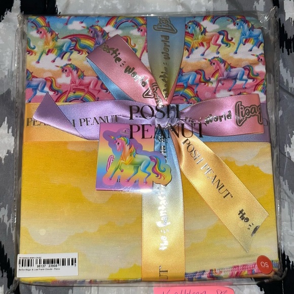 ❌❌SOLD❌❌ Posh Peanut x Lisa Frank Markie Cloud Patoo - Picture 2 of 2